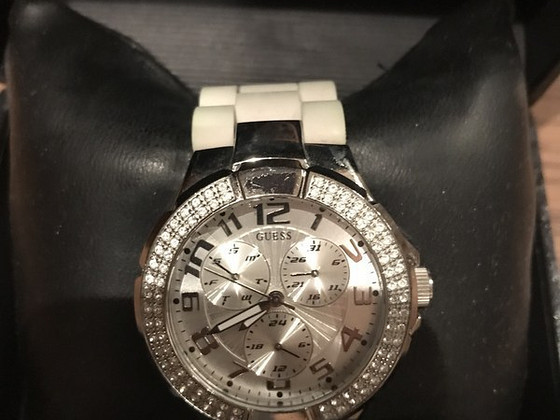 Часы Guess