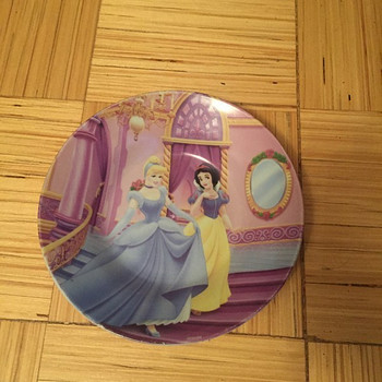 Disney 3 taldrikut ja 2 klaasi tüdrukule