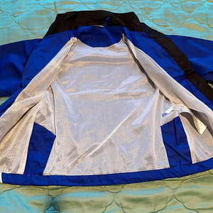 Umbro korralik jope, suurus 122 (5 foto / 5)