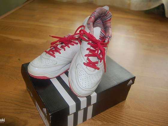 Adidas кожаные кроссовки UK 5 EU 38