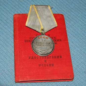 Nõukogude hõbemedal sõjaliste teenete eest + dokument