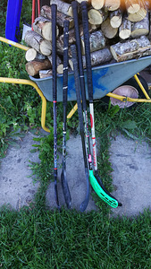 Jäähoki ja saalibandy kepid (1 foto / 2)