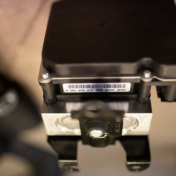 Land Rover Discovery 3 Abs pump ja juhtaju