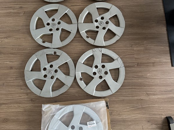 Toyota Prius 15 ja 16 tolli orig. ilukilbid