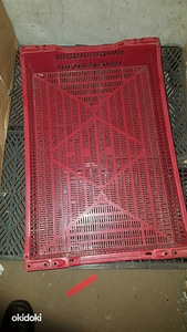 Пластмассовые ящики (3 фото из 3)