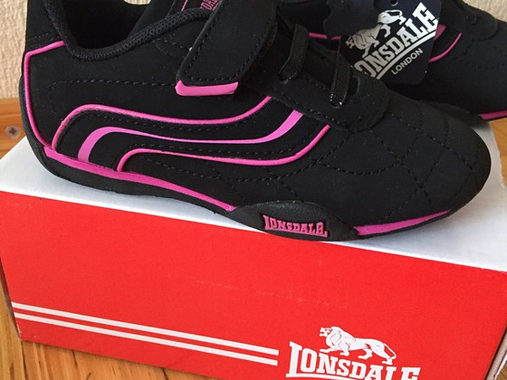 Uued Lonsdale nahk tossud, suurus 25