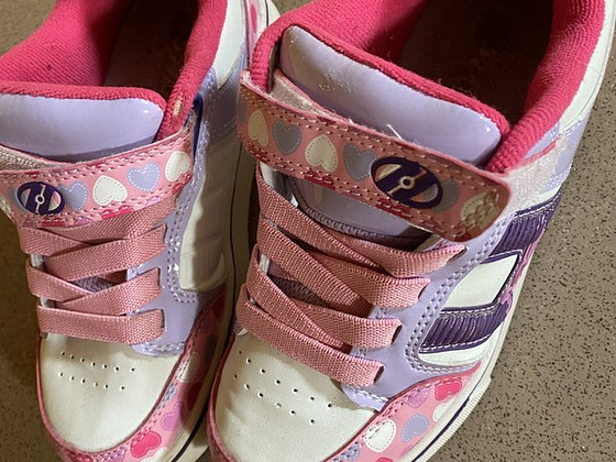 Роликовые кроссовки Heelys 33