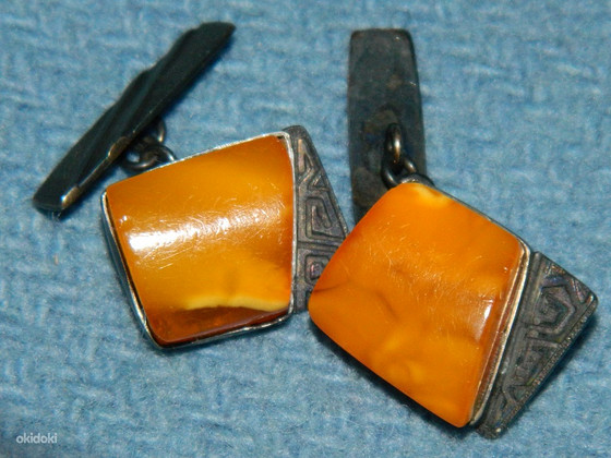 Серебряные запонки с янтарем 875 пр