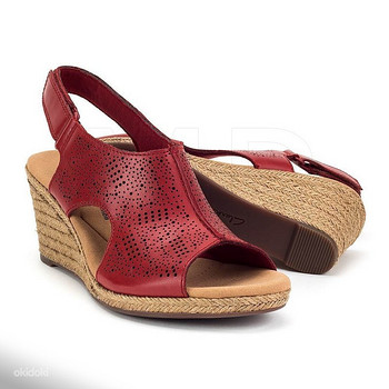 Clarks красные кожаные босоножки на платформе, 40-41,новые
