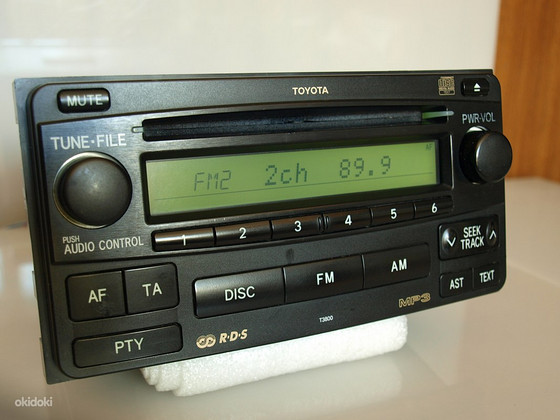 Toyota Hilux hiace T3800 raadio cd MP3 PZ476-002