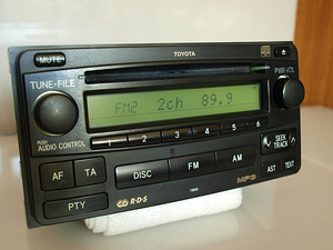 Toyota Hilux hiace T3800 raadio cd MP3 PZ476-002 (1 foto / 3)
