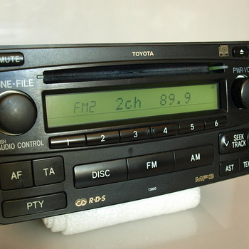 Toyota Hilux hiace T3800 радио cd MP3 PZ476-002