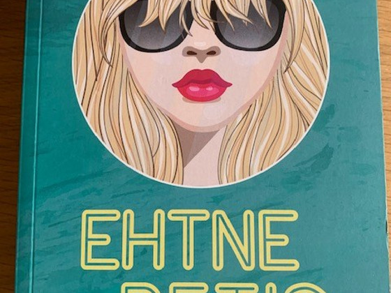 Книга "Ehtne petis", autor e.lockhart