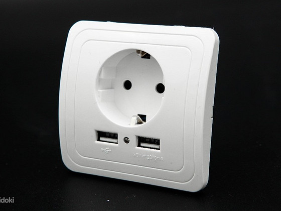 Pistikupesa koos USB