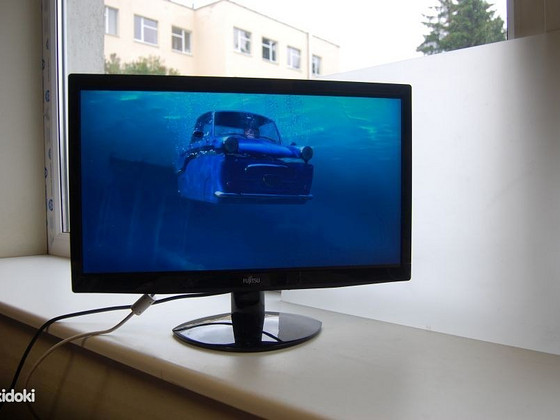 20´ Fujitsu LED monitor