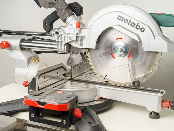 В аренду торцовочная пила Metabo KGS 254, аренда