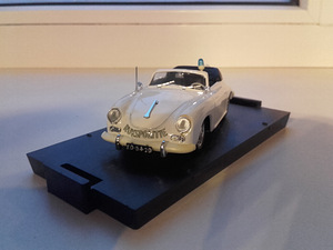 Porsche Classic originaal karbis, 1/43 (3 foto / 3)
