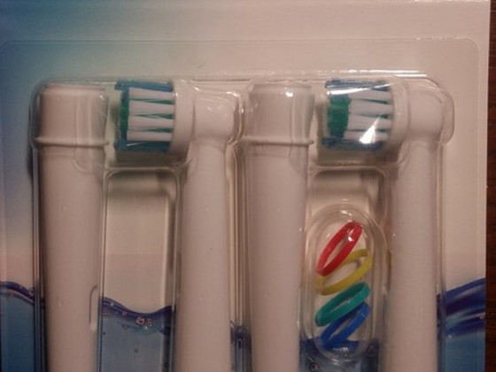 Сменные насадки для электрических зубных щёток Oral-B 4 шт