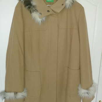 Бежевое пальто в/о United Colors of benetton 38/40, M/L