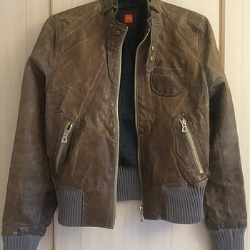 Hugo Boss nahk jope,suurus S,originaal Sold