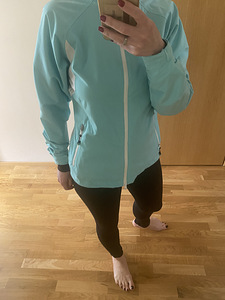 Спортивная ветровка (1 фото из 3)