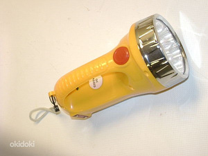 Led фонарик с двумя световыми источниками (1 фото из 3)