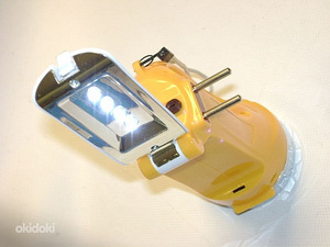 Led фонарик с двумя световыми источниками (2 фото из 3)