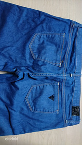 Guess teksad (2 foto / 2)