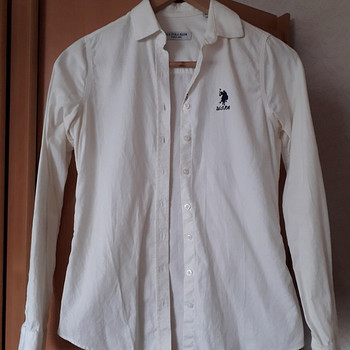 Vest, suurus S,2 valged pluusid