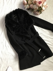 Пальто (2 фото из 3)