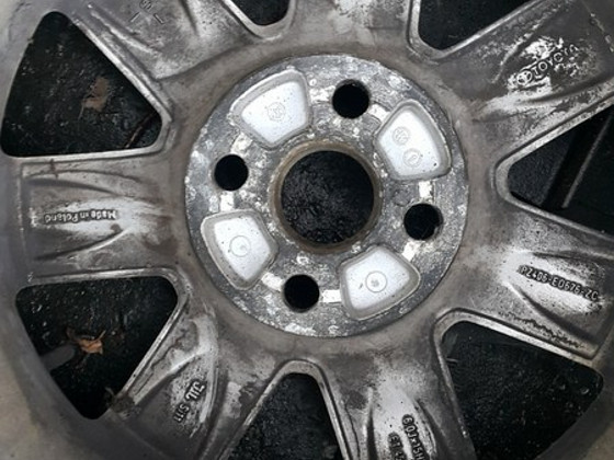 TOYOTA veljed