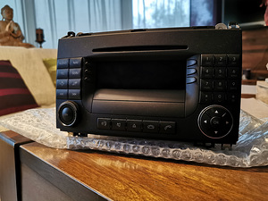Mercedez-benz raadio raadiokonsool (1 foto / 3)