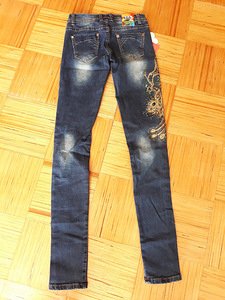 Джинсы р. 26 (2 фото из 2)