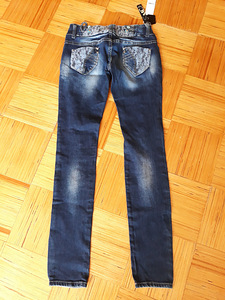 Джинсы р.26 (2 фото из 2)