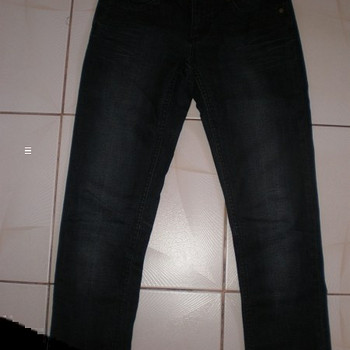 Mustad teksad
