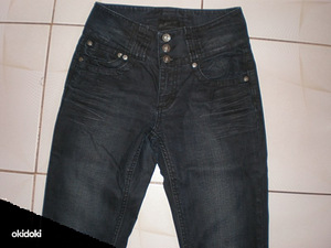 Mustad teksad (2 foto / 3)