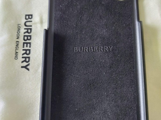 Burberry Apple mobiiliümbris S/XS