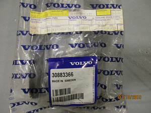 Volvo V40 концы рейлингов (3 фото из 3)