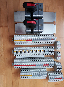 Elektrikaitsmed ja plafoon valgustid (2 foto / 2)