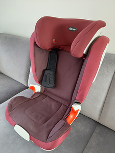 Turvatool rühm 2/3 (15-36 kg) ROMER Kidfix (2 foto / 3)
