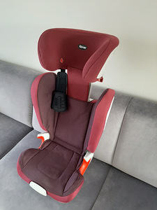 Turvatool rühm 2/3 (15-36 kg) ROMER Kidfix (3 foto / 3)