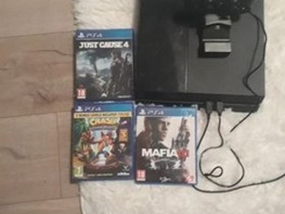 Ps4 500 gb + пульт, зарядка, 4 игры