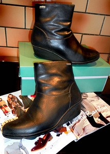 Clarks täistalaga mustad täisnahast poolsaapad, s.39 1/2-UK6 (3 foto / 9)