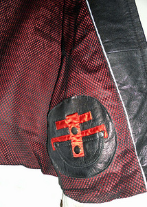 Formula1 effektne must-valge-bordoo täisnahktagi, 40-42-L-XL (4 foto / 10)