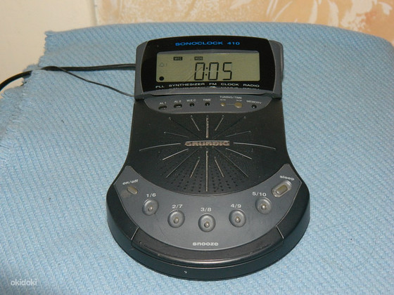 Радиобудильник "Grundig Sonoclock 410"