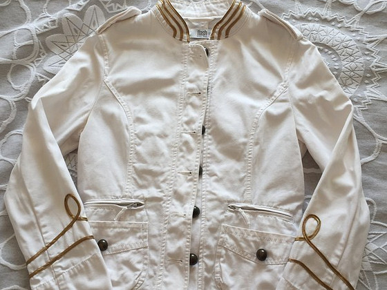 Белый пиджак S