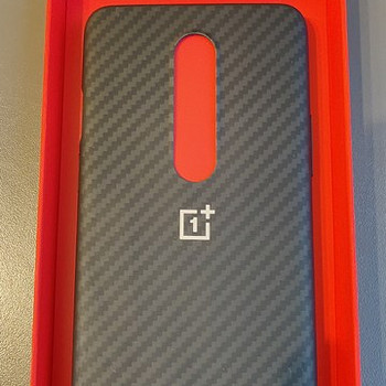 Оригинальный чехол OnePlus 8 Karbon Bumper