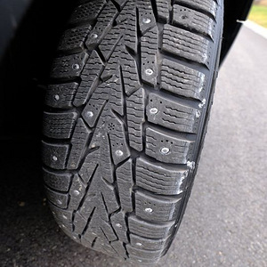 MINI Cooper литые диски Sparco и шип. шины Nokian (2 фото из 5)