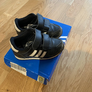 Adidas tossud