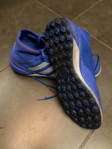 Футбольные бутсы Adidas, размер 40 (25см) (1 фото из 2)